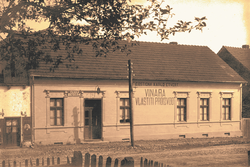 Prva češka predstava u Daruvaru igrana je u gostionici Zlatno janje, nekoliko godina kasnije u susjednoj gostionici osnovana je češka beseda. (Arhiv Saveza Čeha)