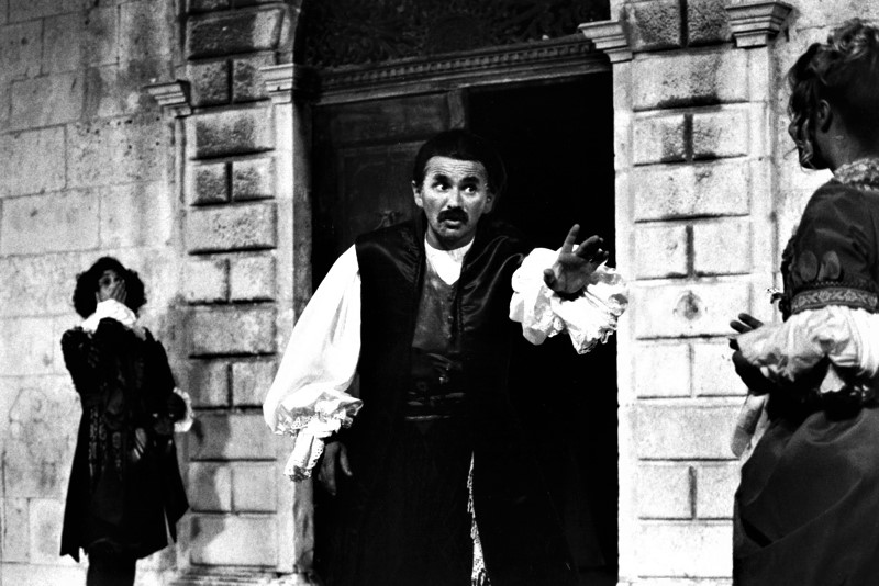 J.B.P. Molière: <em>Ilija aliti muž zabezočen</em> / <em>Georges Dandin ou le Mari confondu</em>, frančezarija, prerada nepoznatog dubrovačkog autora, red. Tomislav Radić, KMD Dubrovnik, gostovanje na DLJI, Držićeva poljana, 1996.