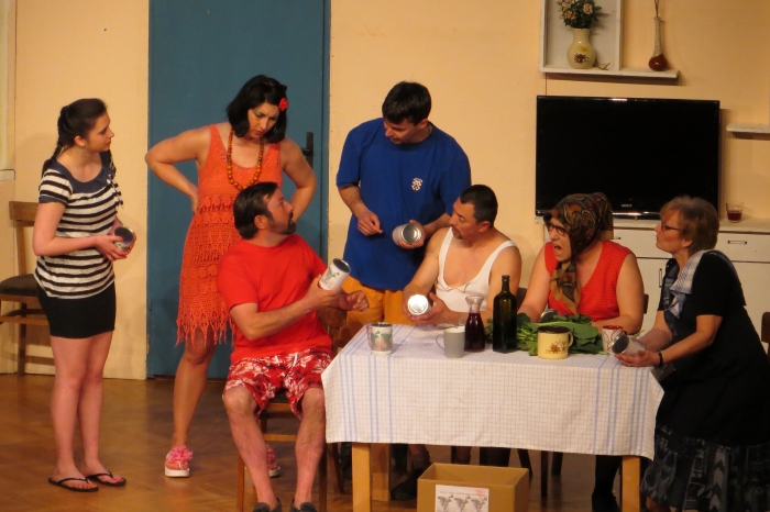 Izvedba predstave <em>Samo nas kupus može spasiti</em>, Korčula 2015.