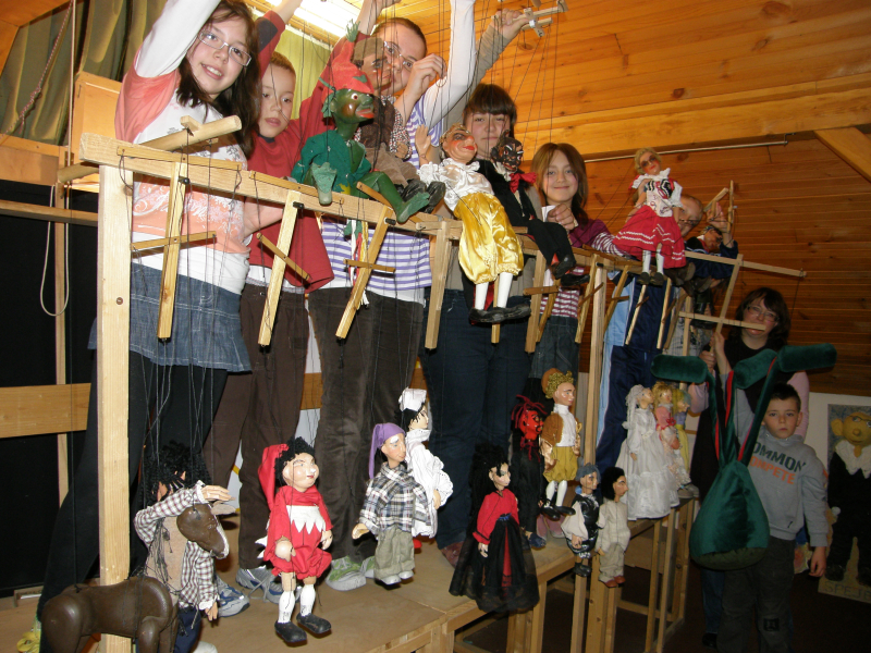 Tradiciju lutkarskih kazališta nastavljaju u Daruvaru učenici Češke osnovne škole. (Foto Jednota)