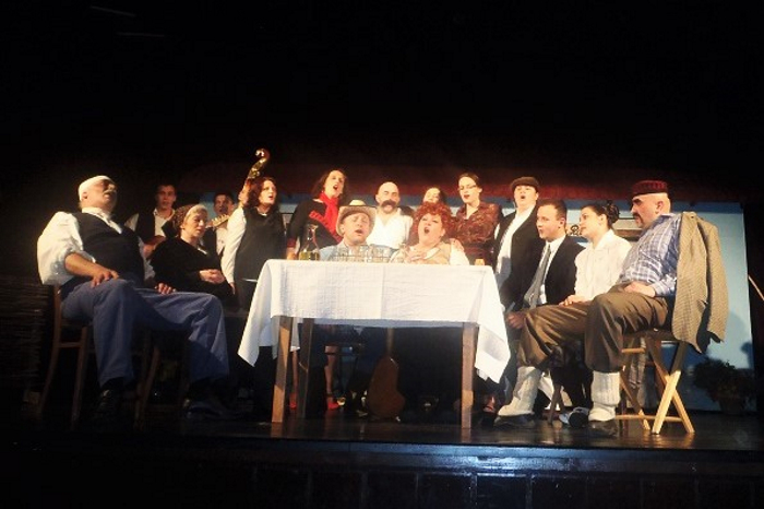 Predstava <em>Klupko</em> Pere Budaka u izvođenju Amaterskog kazališta Gospić