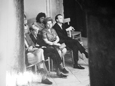 Gledalište na probama predstave Allons enfants! Iva Vojnovića u režiji Koste Spaića, Knežev dvor, Dubrovačke ljetne igra, 1971.