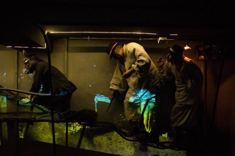 Eurokaz, Zagreb: Bife Titanik, prema pripovijetki Bife Titanik Ive Andrića, raspravi Strah i drhtanje Sørena Kierkegaarda, romanu Ljubavnik u Bolzanu Sándora Máraia, red. Branko Brezovec