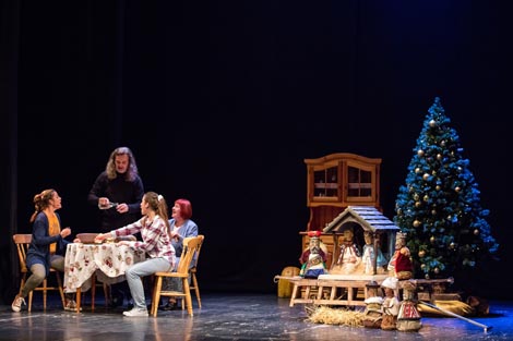 Dječje kazalište Branka Mihaljevića, Osijek: Božićna priča, red. Ivica Lučić