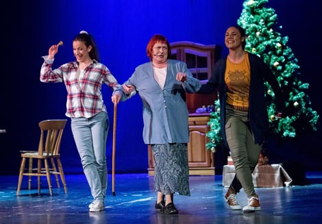 Dječje kazalište Branka Mihaljevića, Osijek: Božićna priča, red. Ivica Lučić