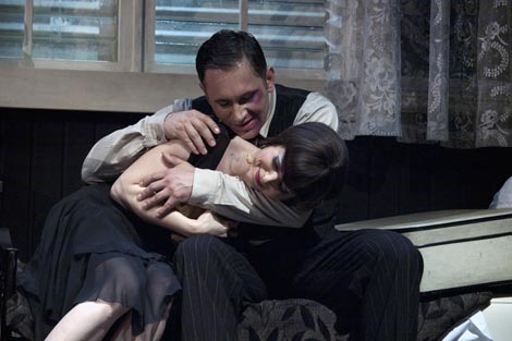 Zagrebačko gradsko kazalište komedija: Joe Masteroff / Fred Ebb / John Kander, Cabaret, red. Dora Ruždjak Podolski, dir. Dinko Appelt