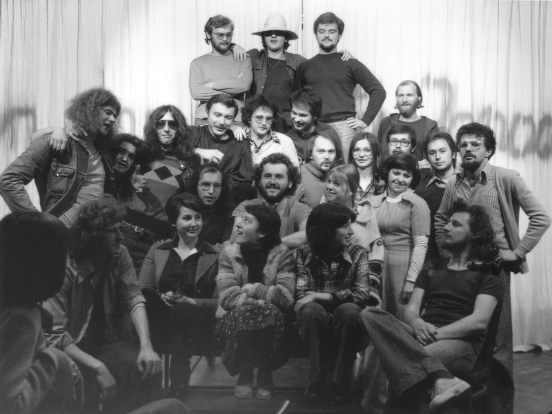 Članovi Coccolemocca na predstavi <em>Jedan dan u životu Ignaca Goloba</em> redatelja Branka Brezovca, 1976.