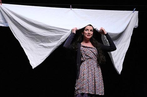 Gradsko dramsko kazalište Gavella: Davor Špišić, Crne oči, red. Dražen Ferenčina