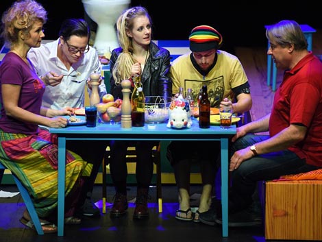 Mestno gledališče ljubljansko: Cristina Clemente, Družinski parlament, red. Primož Ekart