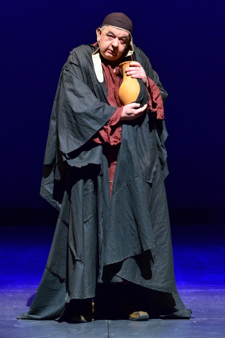 Damir Lončar kao Skup, red. Nina Kleflin, Zagrebačko gradsko kazalište Komedija, 2015.