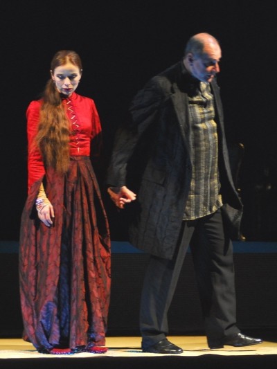 Milan Ogrizović, <em>Hasanaginica</em>, adaptacija i režija Mustafa Nadarević, HNK u Zagrebu, 2006.