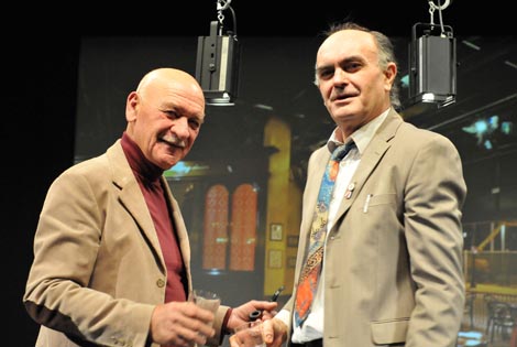 Gradsko kazalište Joza Ivakić, Vinkovci: Miroslav Međimorec, Hrvatski emigranti, red. Miroslav Međimorec