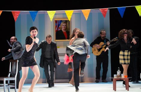 Satiričko kazalište Kerempuh, Zagreb: Richard Bean, Jedan sluga, dva gospodara, red. Vito Taufer