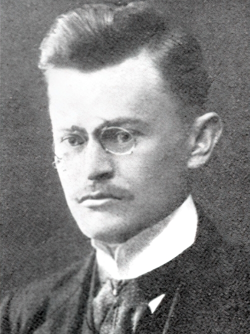 Joza Ivakić (Vinkovci, 18. ožujka 1879. – Zagreb, 7. kolovoza 1932.)