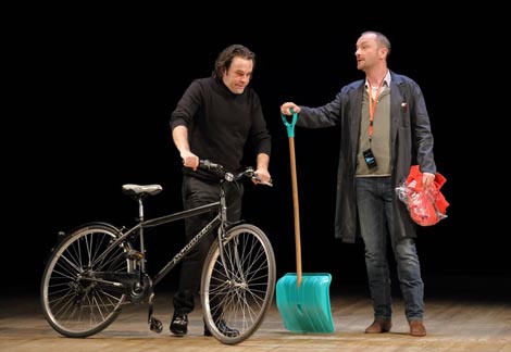 Gradsko dramsko kazalište Gavella, Zagreb: Kay Pollak, Kao na nebu, red. Rene Medvešek 