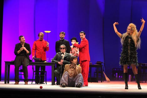 Hrvatsko narodno kazalište u Zagrebu: Jean Giraudoux, Luđakinja iz Chaillota, red. Krešimir Dolenčić