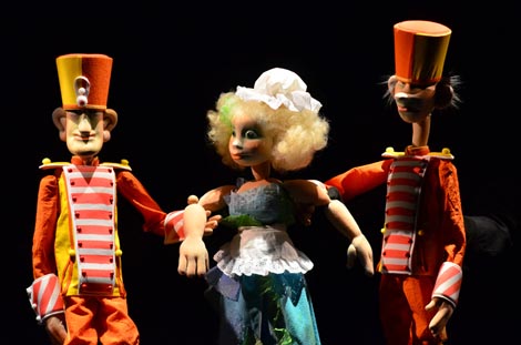 Zagrebačko kazalište lutaka: Sanja Nikčević, Mala sirena sa sretnim završetkom, red. Joško Juvančić