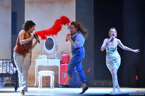 Zagrebačko gradsko kazalište Komedija: Benny Andersson, Björn Ulvaeus, Catherine Johnson, Mamma Mia!, red. Igor Barberić, dir. Dinko Appelt