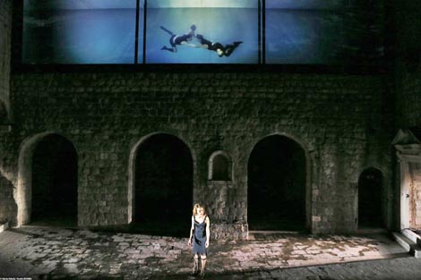 63. Dubrovačke ljetne igre: Dubrovačke ljetne igre i Hrvatsko narodno kazalište u Zagrebu u suradnji s Pandur.Theaters, Euripid: Medeja, red. Tomaž Pandur, foto: Aljoša Rebolj, www.dubrovnik-festival.hr