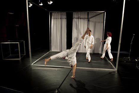 Dječje kazalište Dubrava, Zagreb, Performing arts collective VRUM, Udruga za scenske umjetnosti Prostor Plus, Rijeka: Minimi, kor. i red. Sanja Tropp Frühwald, Till Frühwald