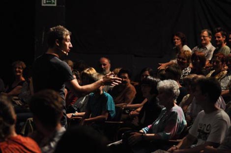 Istarsko narodno kazalište – Gradsko kazalište Pula: Dario Fo, Mistero Buffo,  red. Valter Roša