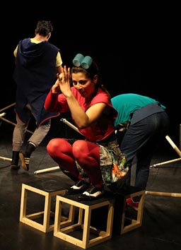 Kazalište Mala scena, Zagreb, u suradnji s Umjetničkim kolektivom Skroz, Zagreb: Kristina Gavran: Ne, ti ne! Ili o drukčijatosti, red. Nora Krstulović