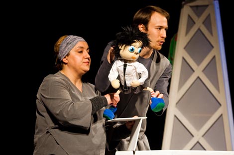 Dječje kazalište Branka Mihaljevića u Osijeku: Jens Sigsgaard, Pale sam na svijetu, red. Ivan Kristijan Majić