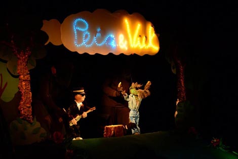 Gradsko kazalište Zorin dom, Karlovac: Peća i vuk (prema motivima narodne priče), red. Mirel Huskić, Peđa Gvozdić, Guliano Settimo