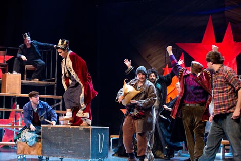 Satiričko kazalište Kerempuh, Zagreb: Ivo Brešan, Predstava Hamleta u selu Mrduša Donja, red. Vinko Brešan