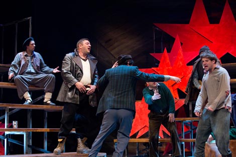 Satiričko kazalište Kerempuh, Zagreb: Ivo Brešan, Predstava Hamleta u selu Mrduša Donja, red. Vinko Brešan