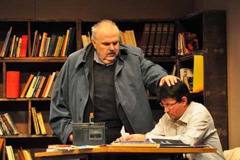 Kazališna družina Glumci u Zagvozdu i Satiričko kazalište Kerempuh, Zagreb: Dušan Kovačević, Profesionalac, red. Bogdan Diklić, foto: © Novković