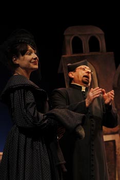 Hrvatsko narodno kazalište Ivana pl. Zajca,Rijeka, Talijanska drama: Lino Carpinteri i Mariano Faraguna, I botoni de la montura / Puci z monturi, red. Giorgio Amodeo