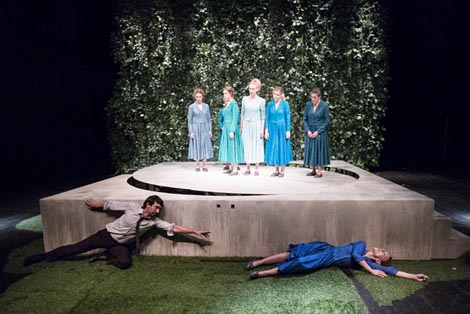 Zagrebačko kazalište mladih: Goran Ferčec, Radnice u gladovanju, red. Olja Lozica