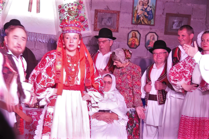 Resnička svadba u izvedbi KUD-a Resnik 