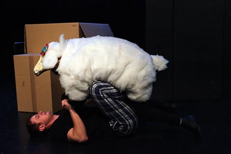 Kazalište Mala scena, Zagreb: Nina Horvat, Ružičasta sanjarica, red. Ivica Šimić