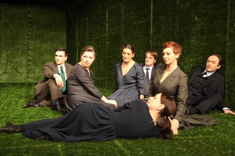 Zagrebačko kazalište mladih: Olja Lozica, Sada je, zapravo, sve dobro, red. Olja Lozica