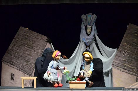 Zagrebačko kazalište lutaka: Hans Christian Andersen – Petra Mrduljaš, Snježna kraljica, red. Dario Harjaček