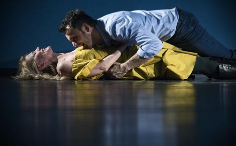 Scena 121, Gradsko dramsko kazalište Gavella, Zagreb: Elvis Bošnjak, Srce veće od ruku, red. Tamara Damjanović