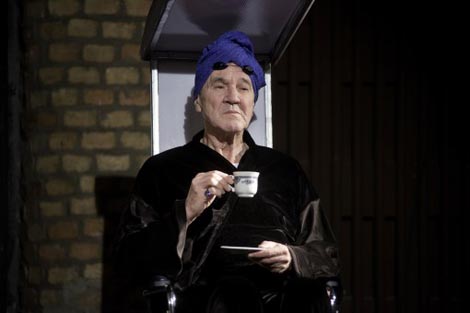 Pozorište Atelje 212, Beograd, Srbija: Aleksandar Radivojević, Strujosek, red. Aleksandar Švabić