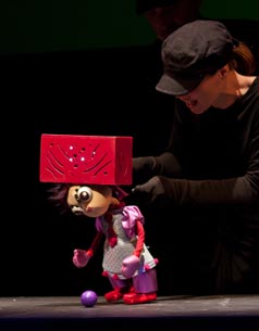 Zagrebačko kazalište lutaka: Siniša Bahun, Škola za superjunake, red. Ivan Kristijan Majić