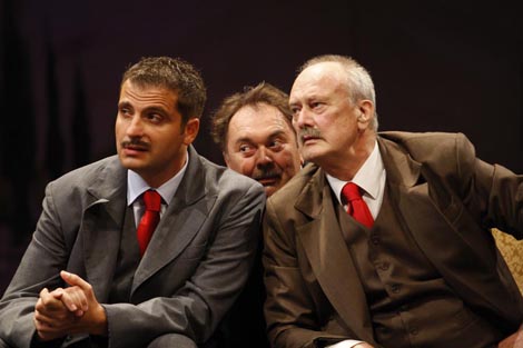 Hrvatsko narodno kazalište Split: Ivo Brešan, Svečana večera u pogrebnom poduzeću, red. Joško Juvančić