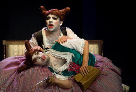 Scena Zvonimir Rogoz Hrvatskog narodnog kazališta u Varaždinu, Tomislav Zajec, Svinje, red. Damir Zlatar Frey, foto: © Godar