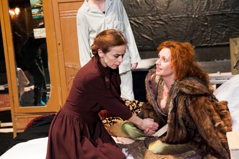 Hrvatsko narodno kazalište u Zagrebu: Tena Štivičić, Tri zime, red. Ivica Buljan