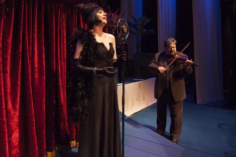 Glumačka družina Histrion, Zagreb: Nino Škrabe, U Plavom podrumu, red. Želimir Mesarić