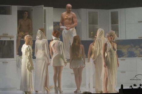 Hrvatsko narodno kazalište u Osijeku: Ana Tonković Dolenčić, Zeusove ljubavnice, red. Ivan Leo Lemo