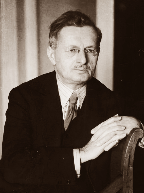 Ludomir Michał Rogowski (Lublin, 3. listopada 1881. – Dubrovnik, 13. ožujka 1954.), poljski skladatelj i dirigent