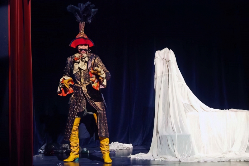 Gradsko kazalište Žar ptica: Rudolf Erich Raspe/Gottfried August Brger, <em>Pustolovine baruna Mnchausena</em>, red. Aleksandar Švabić