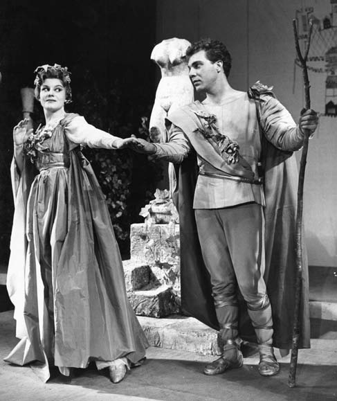 Tonko Lonza (Ljubmir), Neva Rošić (Tirena), Marin Držić, <em>Tirena</em>, red. Branko Gavella, Dramsko kazalište Gavella, Zagreb, 1959.